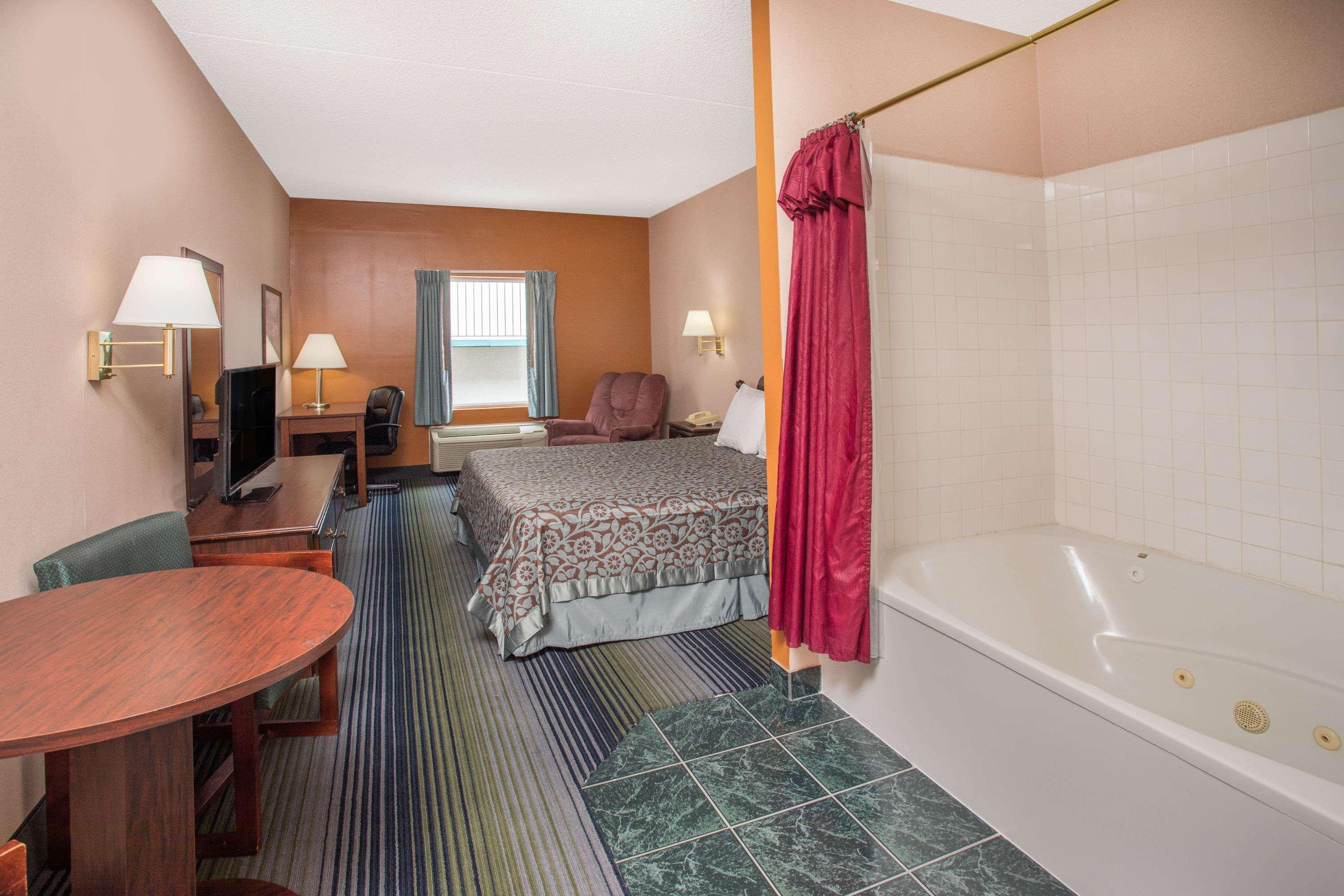 Days Inn By Wyndham Harrison Eksteriør bilde